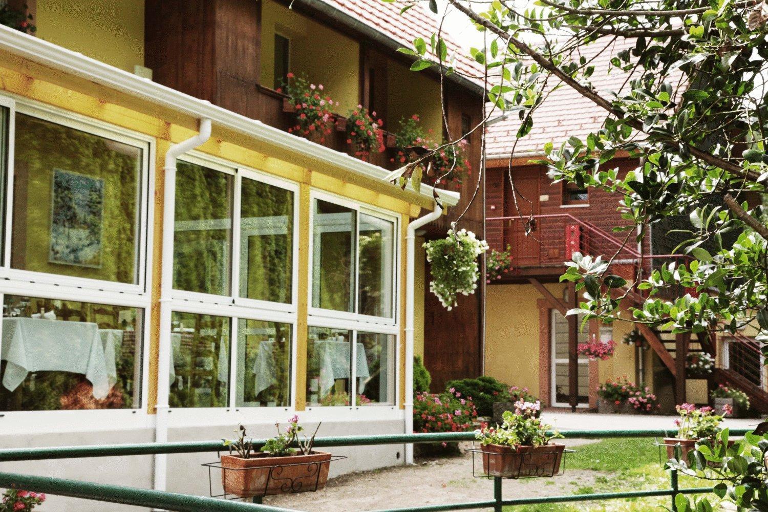 Logis Hotel Restaurant De La Poste Et Spa De Montagne 勒伯恩霍姆 外观 照片