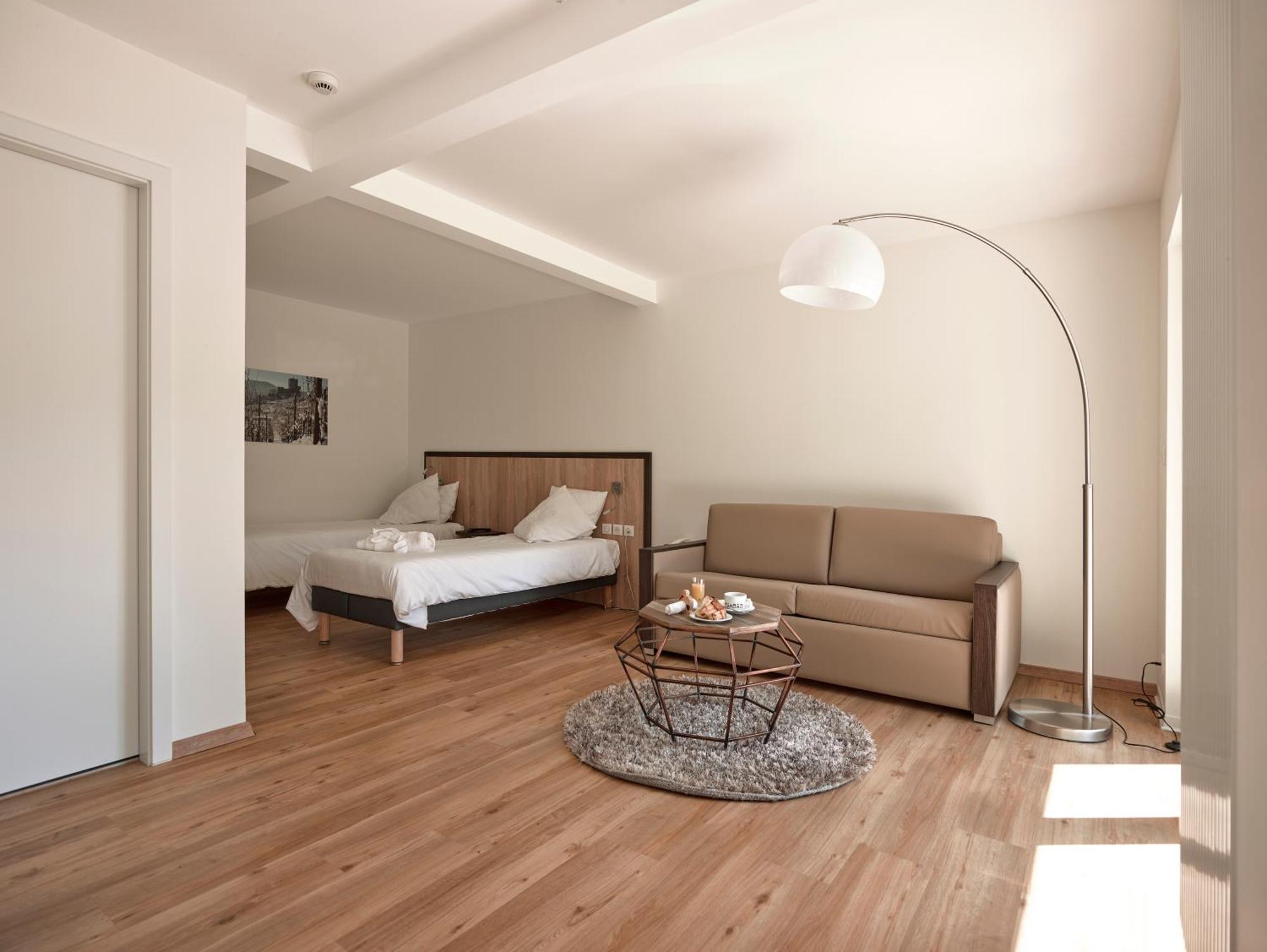 Logis Hotel Restaurant De La Poste Et Spa De Montagne 勒伯恩霍姆 外观 照片